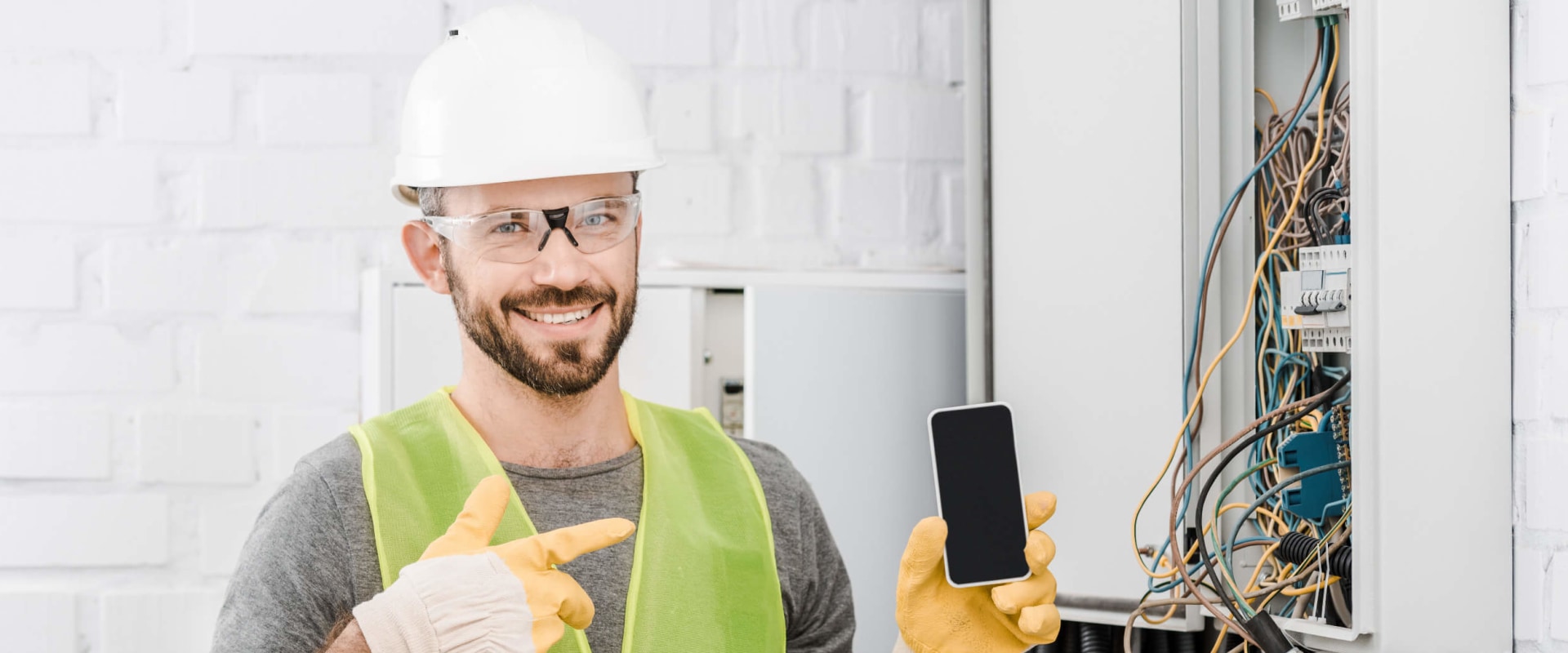 How Electricians Can Streamline Their Business with Online Booking and Calendar Integration