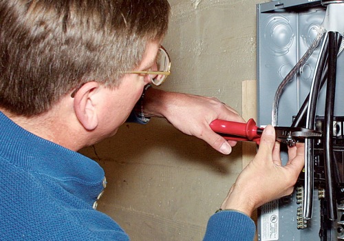 Multi-location scheduling options for electricians